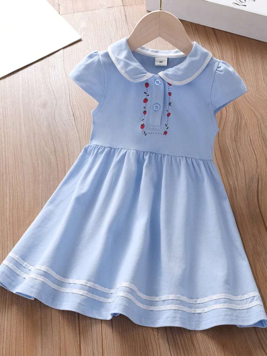 年轻女孩休闲草莓印花 Polo 领短袖连衣裙,夏季 - 淺藍色 - 查看 1