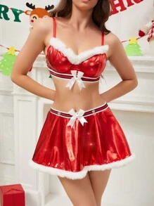 Set di lingerie sexy composto da 3 pezzi: reggiseno dorato con dettagli in tessuto e nappe bianche, gonna soffice e pantaloni