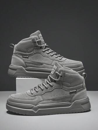 Zapatillas deportivas de caña alta personalizadas con parches de letras para hombres, zapatos casuales de estilo callejero de moda para hombres, zapatos casuales blancos para caminar al aire libre y hacer senderismo, zapatos cómodos para correr para parejas