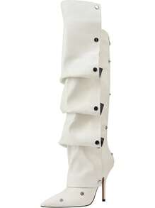 Choiran Botas de tacón de aguja estilo vaquero con punta afilada, diseño plegable hasta la rodilla, con remaches y pliegues para mujer en color blanco - Blanco - Ver 3