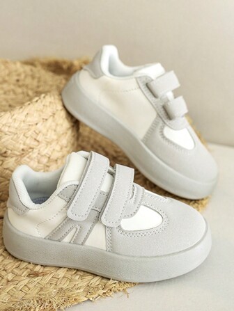 Sportskor med platt botten i mocka utomhus för pojkar, PU halkfria vandringssneakers för vår/höst