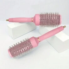 1 件粉色陶瓷卷发刷、美发沙龙造型梳（带导热铝管）、吹风机卷发刷、防静电发刷、适合所有发质、男女通用、发刷、梳子、美发工具、理发沙龙美容旅行必需品的美发产品和配件、返校、旅行度假必需品、女士发饰、刷子、发刷、边缘刷、刷头发、发梳、梳头发、顺发刷、球刷、迷你发刷、发刷套装、木梳、梳子、光滑后刷、发刷、边缘刷、刷头发、发梳、发刷套装、梳头发、迷你发刷、顺发刷、美发产品、美发工具、美发用品、护发、卷发刷、理发师、理发配件、美发设备、旅行必需品、发型、美发 - 粉色 - 查看 4
