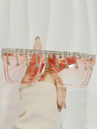 1 pièce Lunettes de mode pour femmes avec ornements de strass et franges, monture rose. Convient pour les bals, les déguisements, la décoration de strass. Idéal pour les fêtes de luxe du festival Y2K, les tenues de plage, les soirées à thème. (Fourni avec un chiffon de nettoyage). à la mode pour femmes, accessoires de tenue d'automne/hiver, accessoires de plage, bases vintage Y2K, cadeaux de la Saint-Valentin, tenues décontractées, cadeaux d'été pour les vacances à la plage, les sorties, les voyages