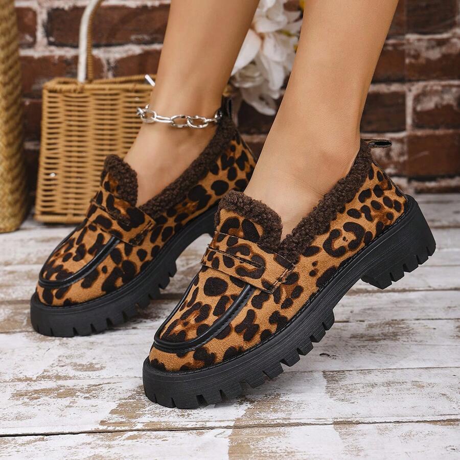 Women's Thick Sole Lightweight Anti-Skid Fashion Warm Thermal Lined Loafer Shoes - Brown - View 1