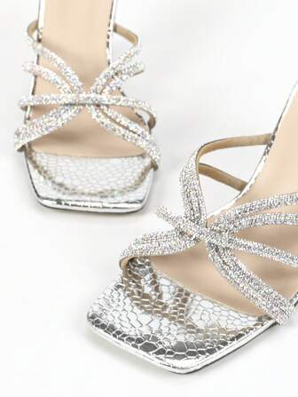 女士银色水钻装饰交叉细高跟凉鞋，时尚舒适，露趾，春夏