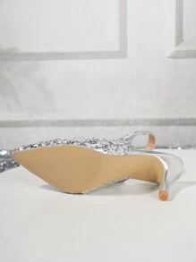Décolleté da donna con tacco alto sottile e cinturino, con glitter argentati