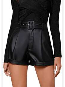 Short vinilo con cinturón - Negro - Ver 1