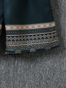 2 件套年轻男孩休闲运动数码印花开衫衬衫短袖和短裤套装，适合日常穿着和假期