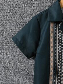 2 件套年轻男孩休闲运动数码印花开衫衬衫短袖和短裤套装，适合日常穿着和假期