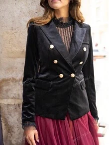 Blazer en velours pour femme avec design taillé à la taille, orné de boutons métalliques et de fausses poches. Blazer croisé avec col châle. Présentant un col châle classique, classique et élégant, parfait pour les occasions formelles et les environnements professionnels