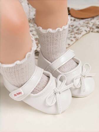 Yibubu 白色婴儿鞋，时尚玛丽珍平底蝴蝶结女婴鞋，防滑橡胶底婴儿学步鞋，钩环新生儿鞋