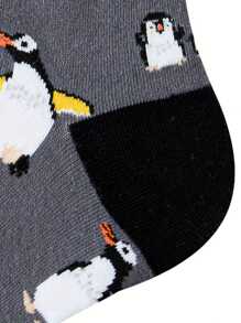 1 par de calcetines de tubo medio cómodos y transpirables con estampado de pingüinos de dibujos animados, calcetines divertidos personalizados con estampado de animales