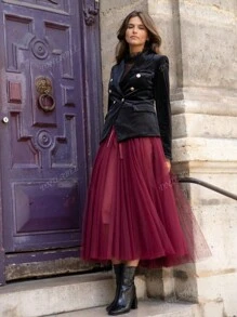 Blazer en velours pour femme avec design taillé à la taille, orné de boutons métalliques et de fausses poches. Blazer croisé avec col châle. Présentant un col châle classique, classique et élégant, parfait pour les occasions formelles et les environnements professionnels