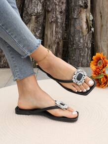 Women's Soft Sole Flip-Flops, Fresh & Feminine Beach Style Thong Sandals, Fashion & Cute To Pair With Dresses, Flat Rhinestone Sandals, Elegant & Simple, Flat Black Fashionable Thong Sandals For Casual & Holiday - Black - View 1