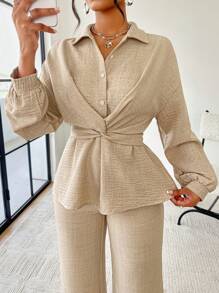 AIJ Amarilo 女士夏季休闲简约日常翻领扭结收腰衬衫休闲裤套装两件套，适合居家、通勤 - 卡其色 - 查看 1