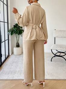 AIJ Amarilo 女士夏季休闲简约日常翻领扭结收腰衬衫休闲裤套装两件套，适合居家、通勤 - 卡其色 - 查看 2