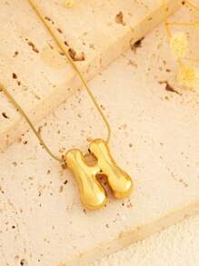 1 Pezzo Collana pendente con 26 lettere in acciaio inossidabile, di stile semplice e alla moda, classico e senza tempo, adatto per uso quotidiano, come regalo, per feste o festival musicali