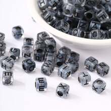 500 pezzi di perline in acrilico vivace da 6 mm con lettere dell'alfabeto - 5 colori, con motivo a lettere quadrate, adatte per gioielli e artigianato fai-da-te, perfette per charm per telefono e design creativo