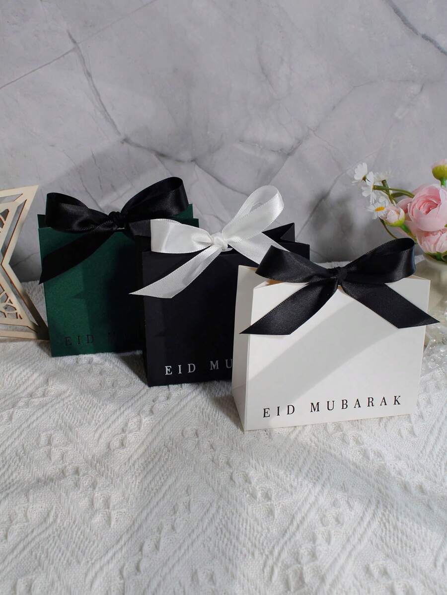 5/10 sztuk, Eid Al Adha Mubarak Wyrafinowane Mini Pudełka Prezentowe W Klasycznej Czerni, Głębokiej Zieleni I Czystej Bieli Z Eleganckimi Satynowymi Wstążkami, Czysta Biel Z Pięknymi Złotymi Gwiazdami I Półksiężycami Rozmiar: 11,5 X 10 X 4,5 cm Małe Pudełko Do Pakowania Prezentów Premium, Elegancki Złoty Wzór Foliowy - Idealny Rozmiar Na Prezenty Cukierki, Czekoladki I Małe Dowody Wdzięczności