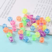 500 pezzi di perline in acrilico vivace da 6 mm con lettere dell'alfabeto - 5 colori, con motivo a lettere quadrate, adatte per gioielli e artigianato fai-da-te, perfette per charm per telefono e design creativo
