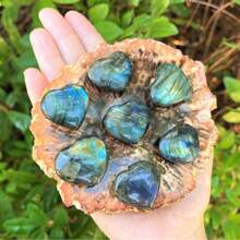 AA+ Super High Quality Shiny Labradorite Heart Palm Stone,Natural Crystals, Purifying Body And Mind, Yoga Balancing Chakras, Healing Crystals,Heart Palm Massage Stone,Labradorite Polish/Quartz Palm Stone Crystal Gifts/Home Decor/Crystal Gifts For Parents/Crystal Crafts/Crystal Collection/Crystal Hobby /Valentine's Day/Christmas,The Best Crystal Gift For Parents - Multicolor - View 9