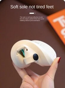 1 Par de Sandálias de Praia/Água com Sola Antiderrapante Macia em Bege com Decoração Fofa de Ursinho, Adequadas para Bebê no Verão