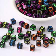 500 pezzi di perline in acrilico vivace da 6 mm con lettere dell'alfabeto - 5 colori, con motivo a lettere quadrate, adatte per gioielli e artigianato fai-da-te, perfette per charm per telefono e design creativo