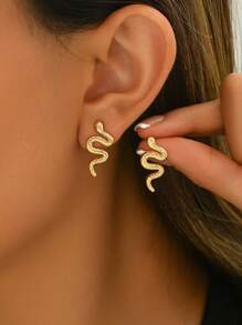 1 Pair Geometric Asymmetrical Snake Design Luxury Earrings Accessories