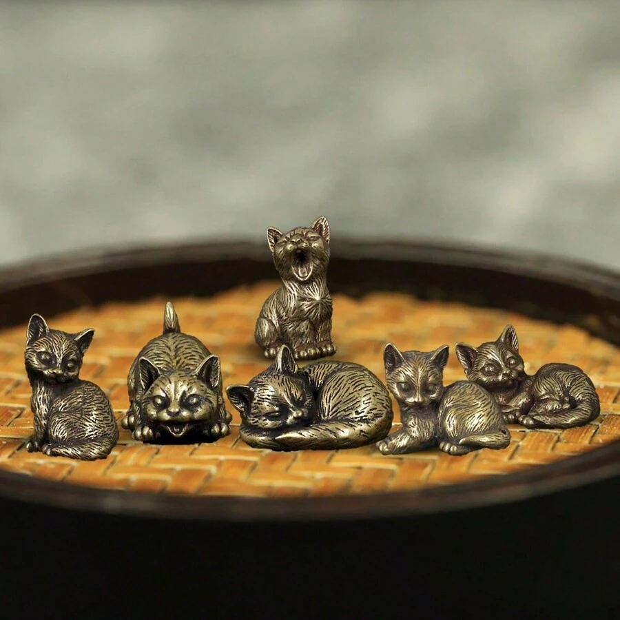 1 Mosiężna figurka kota, metalowa dekoracja retro, miniaturowa ozdoba krajobrazu