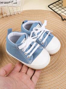 1 双男孩和女孩纯色帆布系带设计平底百搭防滑运动鞋派对软橡胶底幼儿鞋适合秋季