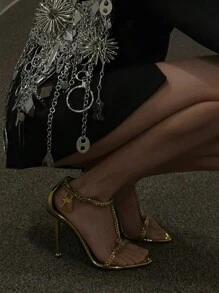 新品链带尖头凉鞋，性感明星款，金色细高跟鞋