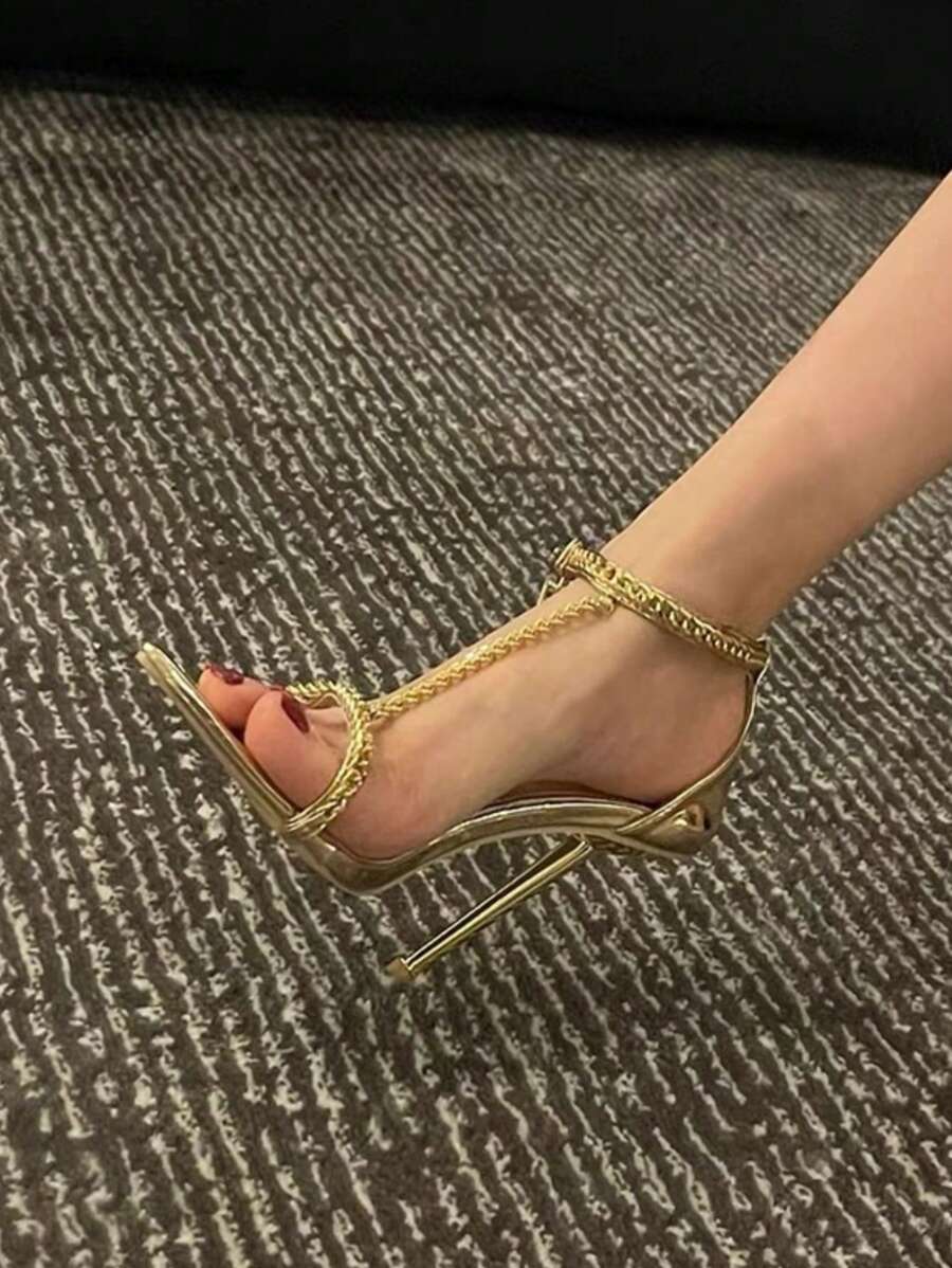 新品链带尖头凉鞋，性感明星款，金色细高跟鞋