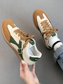 Women's Classic Versatile Student Retro Casual Low-Top Lace-Up Flat Sneaker Shoes