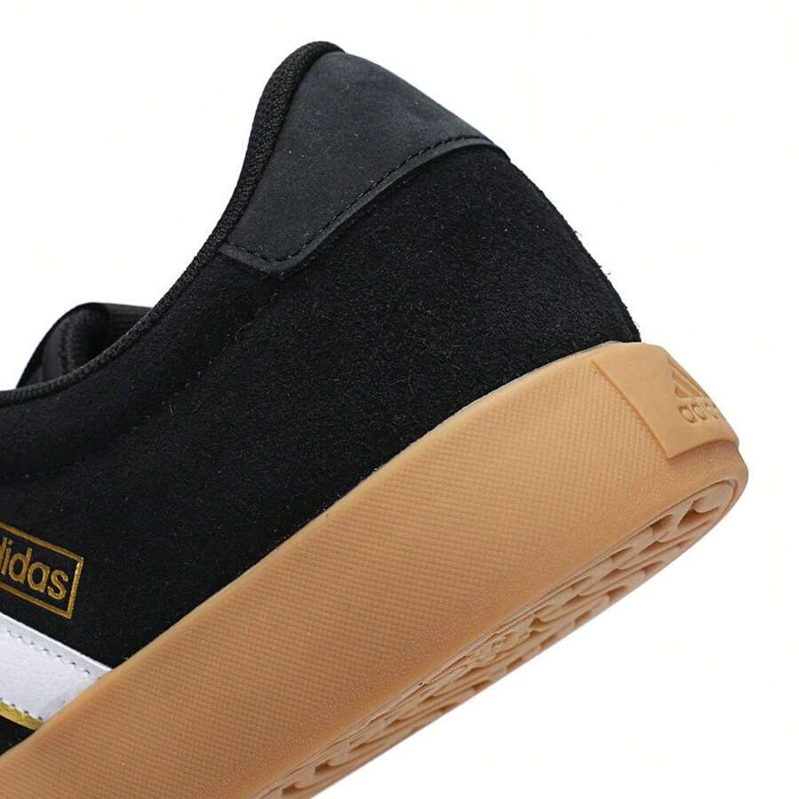 low cut tennis shoes