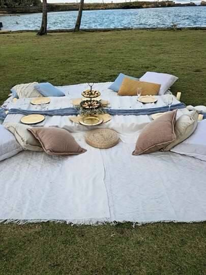 1pc Multi-Functional Boho Picnic Blanket - Perfect For Beach, Camping And Outdoor Adventures | Washable Polyester Material With Tassel Decor