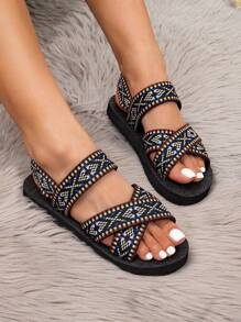 صندل أسود مفتوح الأصبع بنمط هندسي مطبوع على شكل أربعة مواسم إطار مرن، طراز روماني أنيق وجذاب للاستخدام اليومي، خفيف الوزن ومريح قابل للتنفس، صندل نسائي شبشب مسطح بأصبع مستدير