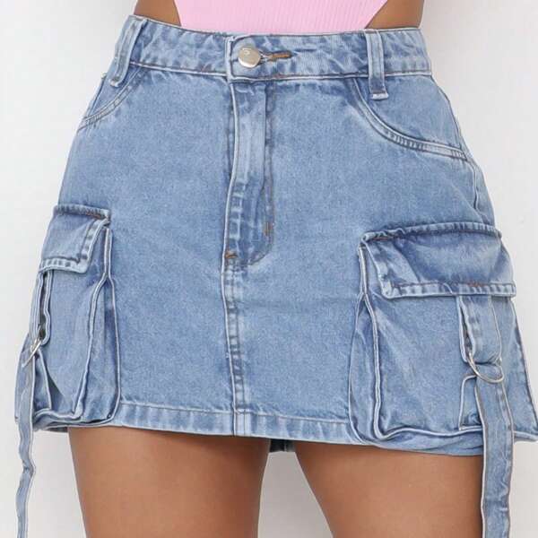 Mini Saia Jeans Cargo Com Bolso na Frente