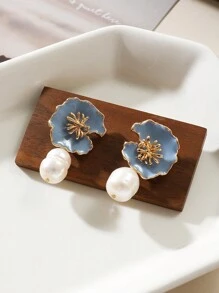 一对时尚欧美简约优雅蓝色花朵耳环，金色花蕊，天然养殖珍珠，低过敏性，适合女性日常佩戴，情人节、开斋节、送给女友、母亲、姐妹的礼物。 - 藍色 - 查看 4