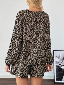 Women's Fashionable Contrast Color Leopard Print Long Sleeve Shorts Two-Piece Set - Multicolor - View 2