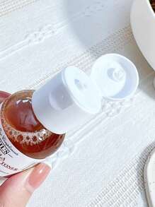 Kiehl's 科颜氏[迷你装]金盏花草本萃取爽肤水 75ml / 蕴含完整花朵及纯净萃取物。金盏花草本萃取爽肤水可用于舒缓并改善问题肌肤，维持肌肤的天然平衡与完整性。 - 75ml - 查看 4