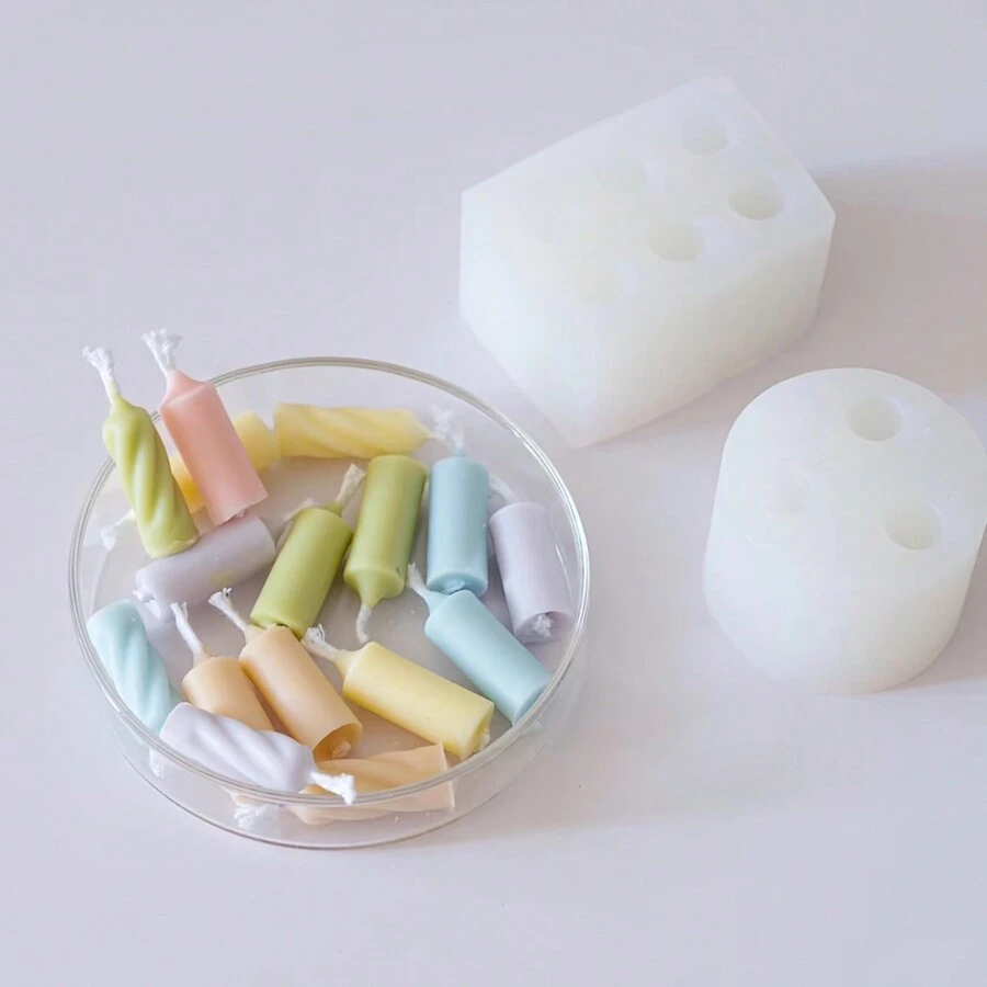 KANOVINO 2pcs Mini Silicone Candle Molds, Wax Melts Candle Molds, Handmade Candle DIY Crafts Molds, Candle Decoration Accessories Molds, Very Easy To Demold, Easy To Clean, Clear Texture, Reusable