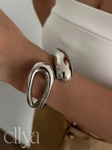 1pc Vintage Punk Style Asymmetric Water Drop Snakeskin Cuff Bracelet, Luxury Adjustable Wide Face Rhinestoned Open Bangle Bracelet For Women, High Quality Metal Charm Jewelry For Daily, Party, Holiday Gift