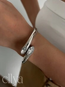 1pc Vintage Punk Style Asymmetric Water Drop Snakeskin Cuff Bracelet, Luxury Adjustable Wide Face Rhinestoned Open Bangle Bracelet For Women, High Quality Metal Charm Jewelry For Daily, Party, Holiday Gift