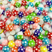 50/100 قطعة فطر صغير من الراتنج 8 ألوان، أشكال فطريات صغيرة، فطريات راتنجية صغيرة، فطريات بلاستيكية صغيرة للجملة لديكور منزل الدمى وحديقة الفراشات المصغرة وتزيين الحوض المائي