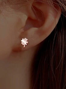 FOREVER QUEEN 1 par de brincos de trevo de quatro folhas da sorte em prata esterlina 925 para mulheres, brincos simples para mulheres, presente perfeito para uso diário, escolha ideal para o Natal, acessório para todas as estações em seda esterlina