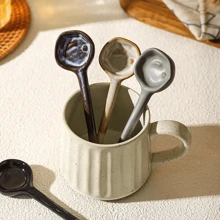 1 Set (4 piezas) Cucharas de café de estilo europeo vintage de cerámica, cucharas para mezclar de cerámica retro resistentes al calor para uso doméstico, ideales para ensalada, desayuno, café, sopa creativa, perfectas para cocina, dormitorio, restaurante - Regalo navideño, artículos escolares