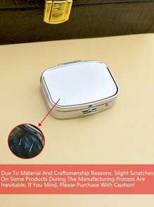 粉色花环字母图案方形药盒，2 个便携式药丸储存隔层，迷你金属储物盒，便携式珠宝和药丸盒，带有姓名标识的个性化创意礼物，适合旅行、户外活动、包、口袋，用于婚礼礼物、礼品和招待会装饰，独特设计的装饰性旅行收纳盒（首字母 A-Z）﻿