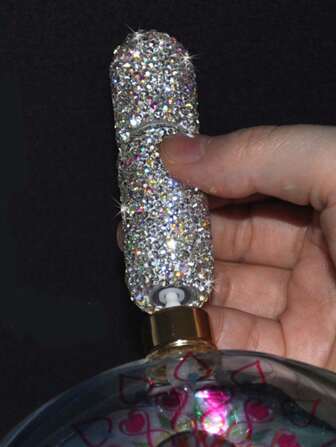 1 st High-End Diamond Encrusted Parfym Travel Atomizer, 5 ml påfyllningsbar minisprayflaska med vakuumimponerad design, fuktgivande kosmetiskt prov