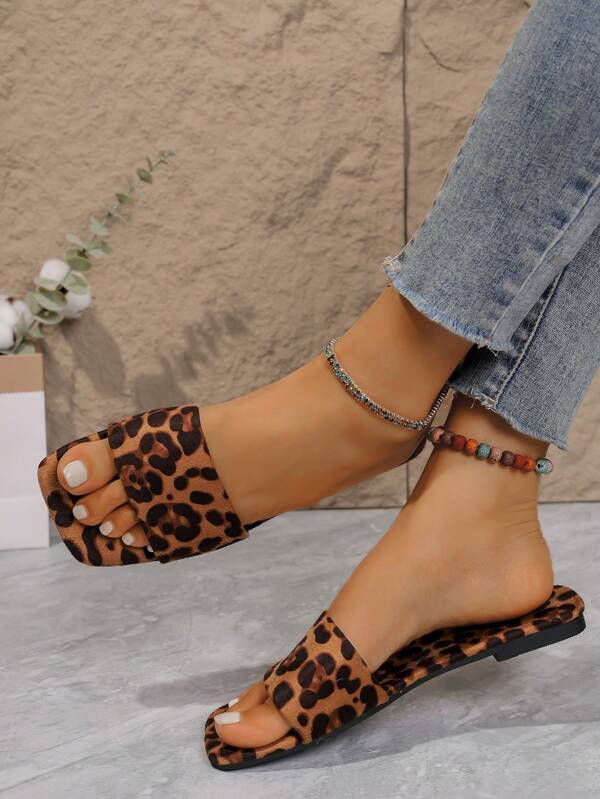Chic Leopard Print Sandálias rasteiras para mulheres, estilo europeu e americano, uso diário casual ao ar livre, tamanho grande, verão 2020