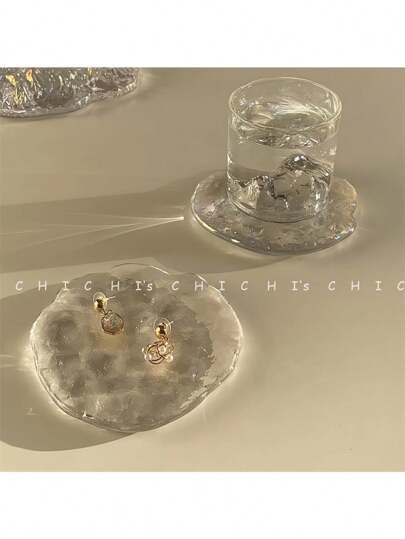 Scandinavian Style Glass Coaster Set - Thick Heat Resistant, Fashionable Asymmetrical Ice Cube Design. Ideal For Home Decor, Adding Elegance And Practicality To Your Home. The Unique Design Makes It A Stylish Decoration For Any Table.